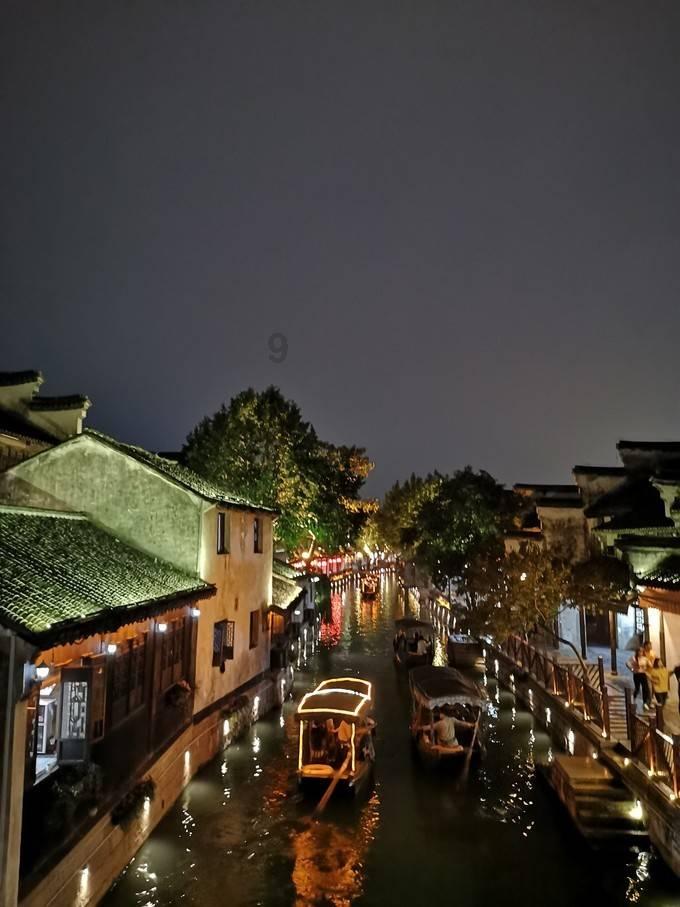 买问界M7最大的难点,要不要花6000元,给车内换个内饰颜色
